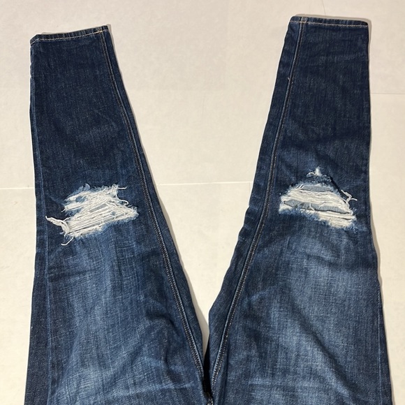 American Eagle denim jeans tomgirl sz 4 button fly distressed knees dark wash - Picture 4 of 9